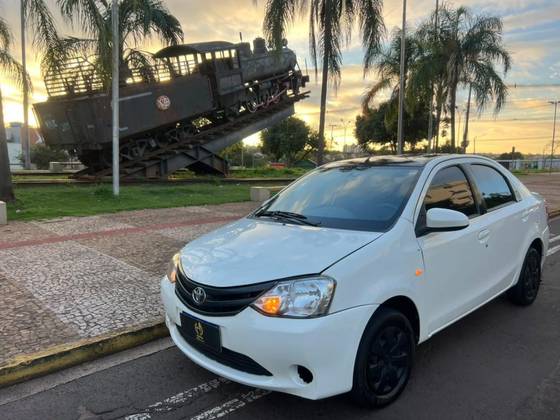TOYOTA ETIOS 1.5 XS SEDAN 16V FLEX 4P MANUAL TOYOTA ETIOS 1.5 XS SEDAN 16V FLEX 4P MANUAL